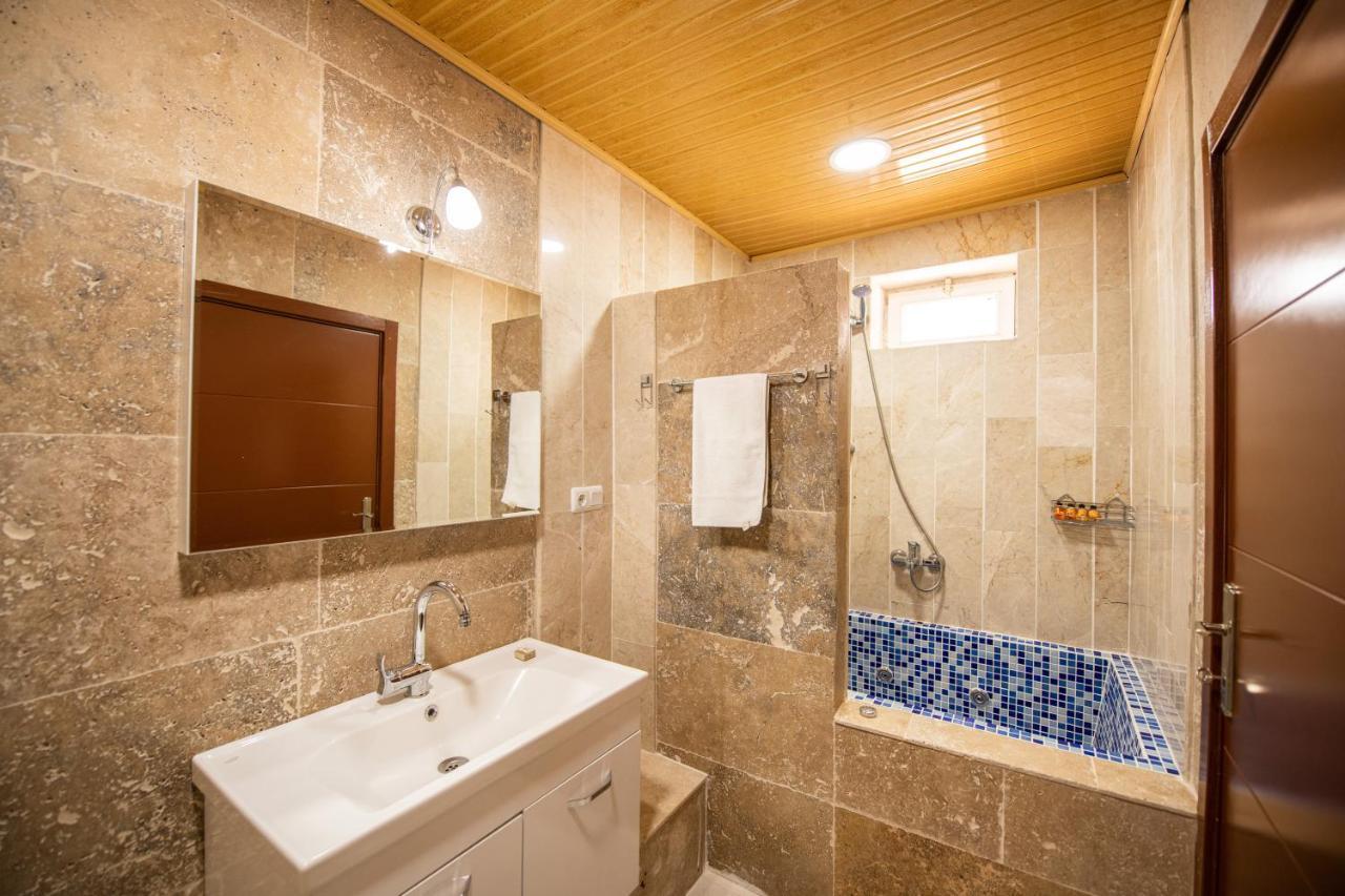 Capiedra Hotel 3*