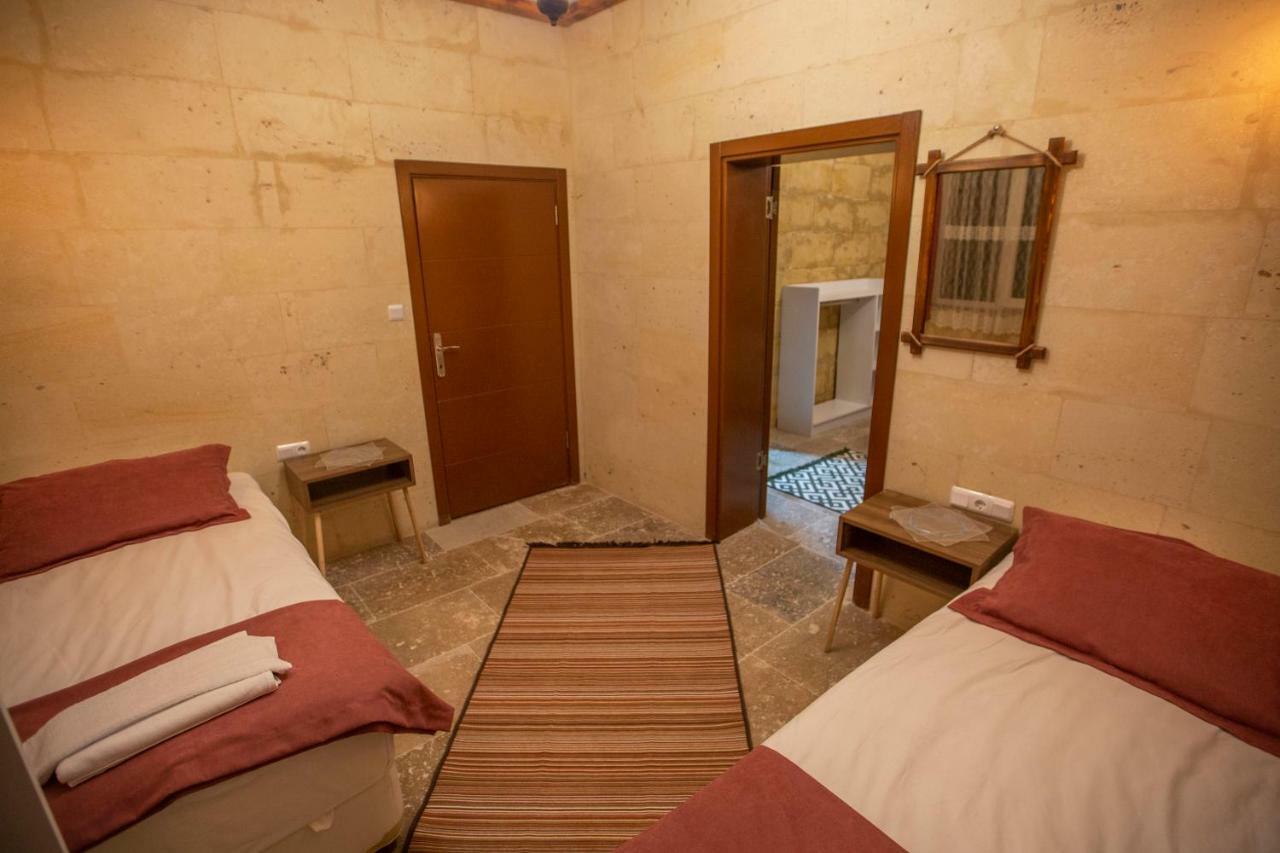 Capiedra Hotel 3*