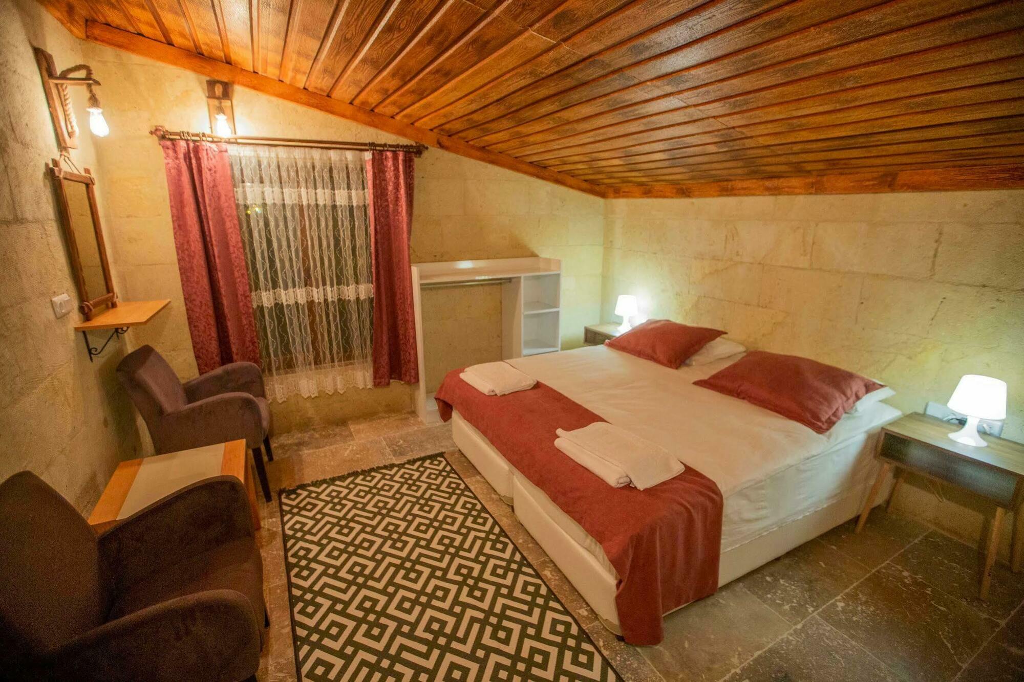 Hotel Capiedra 3*