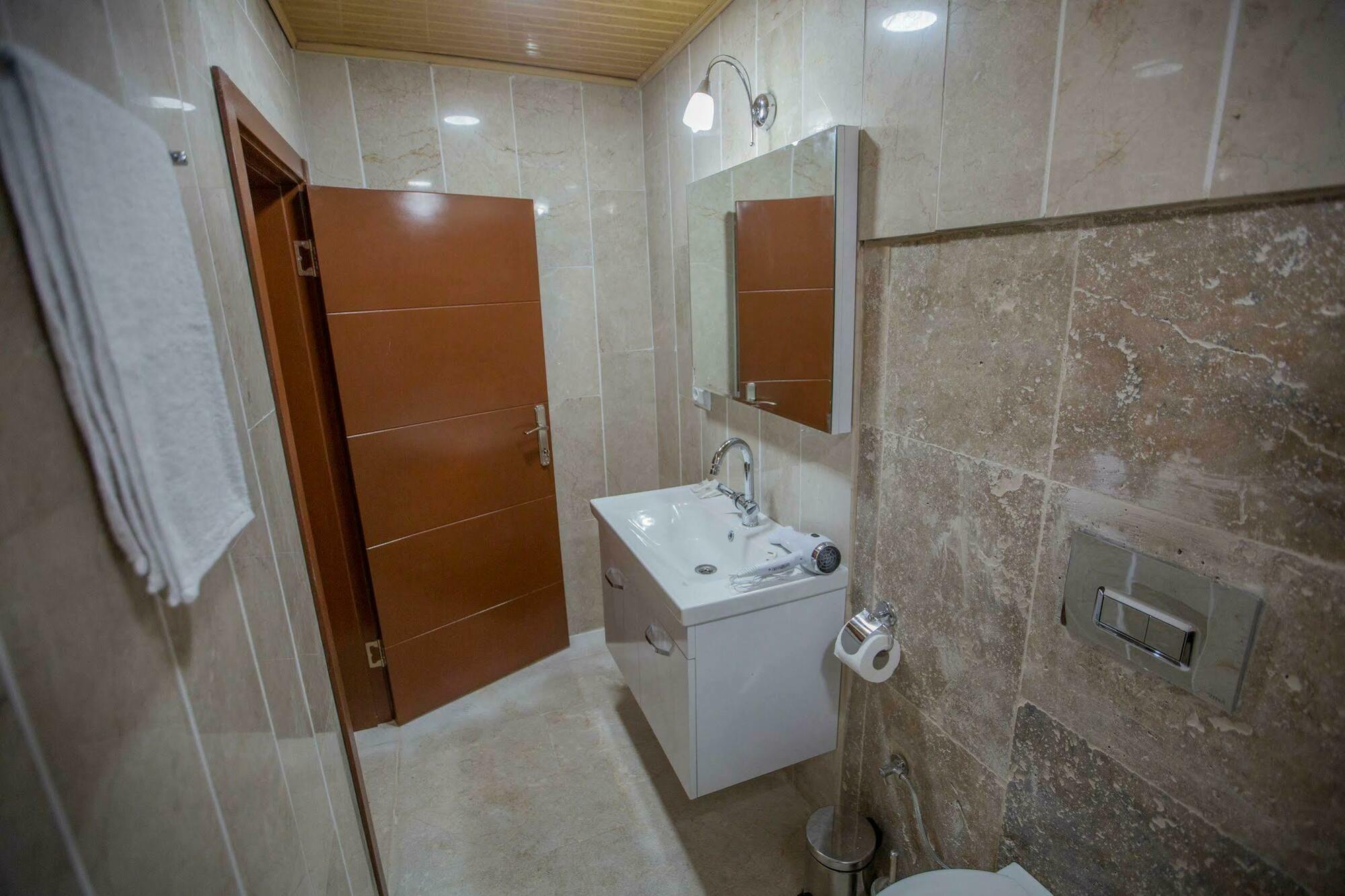 Hotel Capiedra 3*
